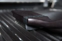 Broil King Holz Grillbürste 47cm Mit Edelstahlborsten + Spritzschutz 7 Broil King Holz Grillbürste 47cm Mit Edelstahlborsten + Spritzschutz -Flammengrill 17025 Broil King Holz Grillbuerste 65225 5