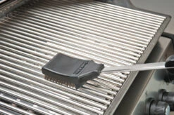 Broil King Grillbürste 47cm Edelstahlborsten Mit Spritzschutz + Ersatzkopf -Flammengrill 6692 Broil King Reinigungsbuerste 64014 3 1607696946