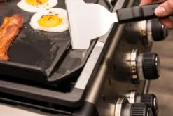 Broil King Grillplatte / Gusseisen Plancha Für Baron (ersetzt 2 Grillroste) 7 Broil King Grillplatte / Gusseisen Plancha Für Baron (ersetzt 2 Grillroste) -Flammengrill Broil King Baron Grillplatte Fettablauf 11342