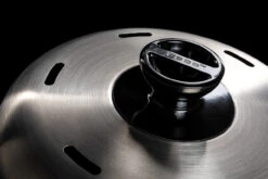 Cobb Grill Premier+ Gas Deluxe Gasgrill 50mbar - Inkl. Tragetasche 12 Cobb Grill Premier+ Gas Deluxe Gasgrill 50mbar - Inkl. Tragetasche -Flammengrill Cobb Grill Premier Plus Gas Deluxe Deckel 3