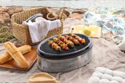 Cobb Griddle+ Grillplatte Für Cobb Grill Supreme - 2-teilig -Flammengrill Cobb Supreme Griddle Plus Lifestyle01