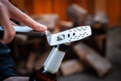 Grillfürst BBQ - Multitool - 4in1 Grillbesteck - Grillgadget -Flammengrill Flaschenoeffner BBQ Multitool