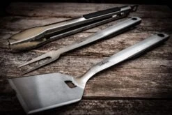 Grillfürst Premium Edelstahl Grillbesteck Set Mit Grillzange, -Wender Und -Gabel -Flammengrill Flaschenoeffner Grillwender