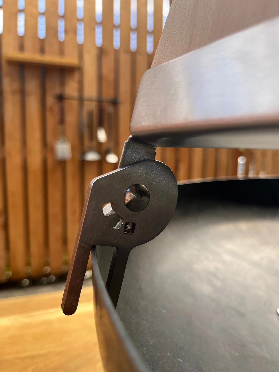 Grillfürst Flammlachsbrett Buche 19 X 50 Cm Klemm-Variante - Mit Optimierter Halterung 5 Grillfürst Flammlachsbrett Buche 19 X 50 Cm Klemm-Variante - Mit Optimierter Halterung – Bild 5