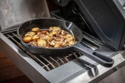 Grillfürst Gusseisenpfanne Mit Stielgriff Ø 25 Cm -Flammengrill Grillfuerst Gusseisen Pfanne Stiel 25