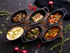 Grillfürst Gusseisen Pfännchen / Servierpfännchen, 6er Set 7 Grillfürst Gusseisen Pfännchen / Servierpfännchen, 6er Set -Flammengrill Grillfuerst Gusseisen Servierpfaennchen Pfannen