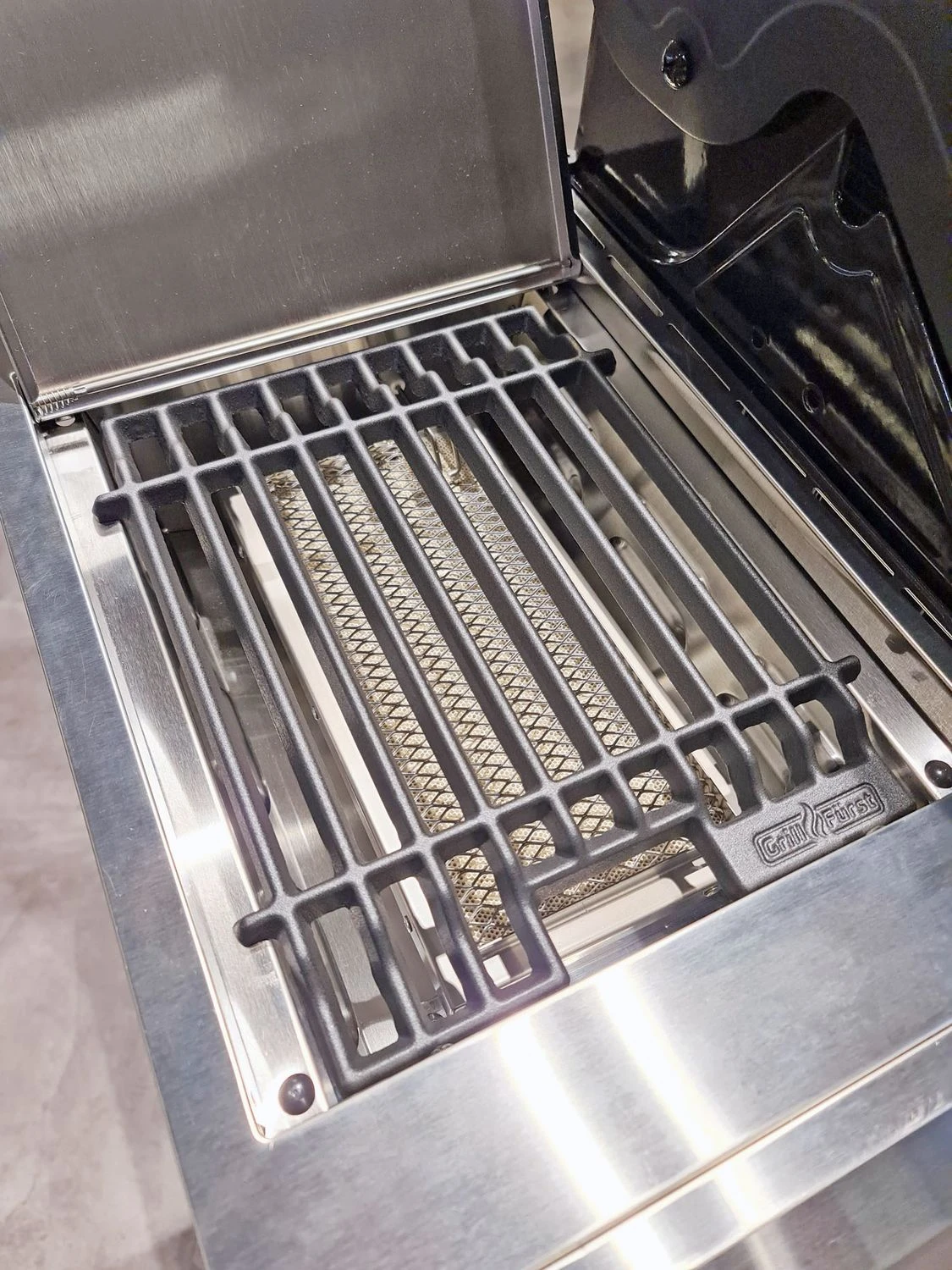 Grillfürst Gusseisen Rost Für Infrarot-Zone Für Grillfürst Gasgrills / Rösle Videro 2 Grillfürst Gusseisen Rost Für Infrarot-Zone Für Grillfürst Gasgrills / Rösle Videro – Bild 2