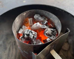 Grillfürst Holzkohle 5kg - Palette Mit 320 Kg (=64 Stk.) -Flammengrill Grillfuerst Holzkohle Namibia anzuenden 1