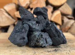 Grillfürst Steakhouse Kohle / Restaurant Holzkohle 5kg - Aus ökologisch Wertvoller Produktion - 100% Eindringerbusch Aus Namibia 11 Grillfürst Steakhouse Kohle / Restaurant Holzkohle 5kg - Aus ökologisch Wertvoller Produktion - 100% Eindringerbusch Aus Namibia -Flammengrill Grillfuerst Steakhouse Holzkohle 5 kg Stuecke