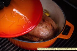 Grillfürst Dutch Oven Sternentöpfchen / Gusseisen Bräter - Emailliert - XL - Rot 13 Grillfürst Dutch Oven Sternentöpfchen / Gusseisen Bräter - Emailliert - XL - Rot -Flammengrill Grillfuerst Sternentoepfchen XL Guss Beispiel