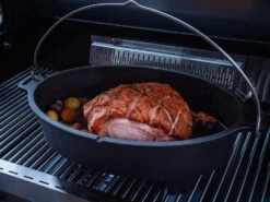 Grillfürst Dutch Oven BBQ Edition DO 6,5 Flach / Oval Für Grillfürst Grills, Weber Spirit, Weber Genesis, Broil King Signet, Broil King Monarch -Flammengrill Grillfuerst ovaler Dutch Oven Gasgrill mit Fuessen