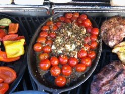 Napoleon Gusseisenpfanne Mit Untersetzer 17 Napoleon Gusseisenpfanne Mit Untersetzer -Flammengrill Gusspfanne mit Schafskaese