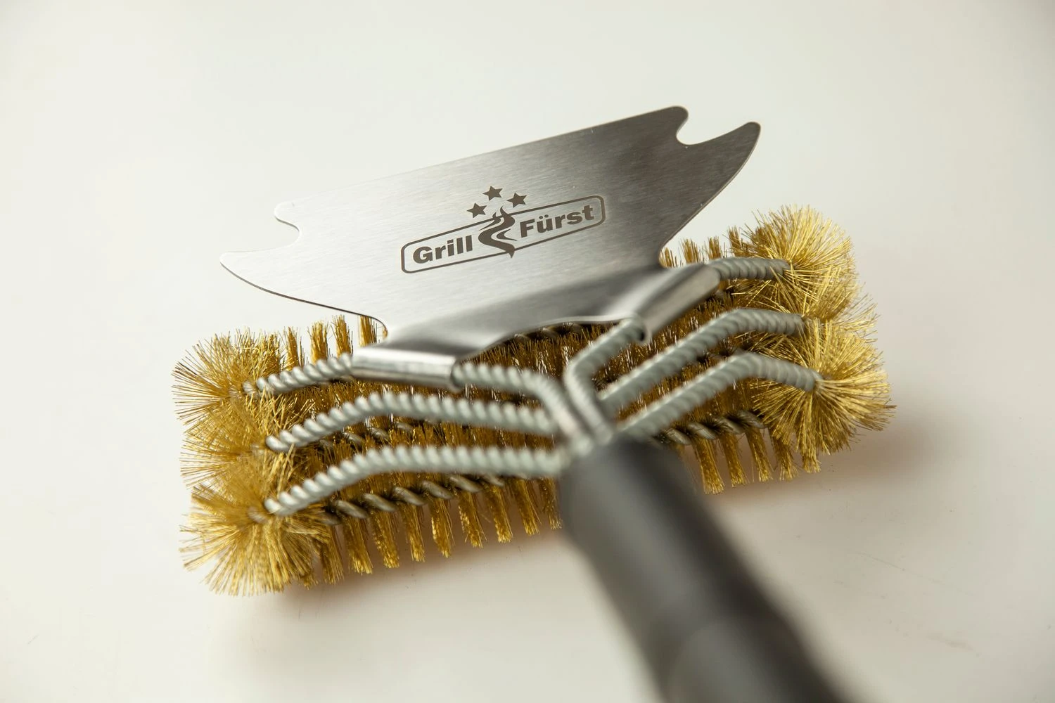 Grillfürst Grillbürste Messing Für Gusseisen Roste, Mit Breitem 3-fach Bürstenkopf Und Schaber 1 Grillfürst Grillbürste Messing Für Gusseisen Roste, Mit Breitem 3-fach Bürstenkopf Und Schaber