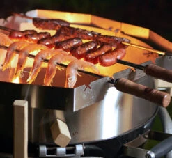 Moesta Churrasco BBQ Set Für Smokin Pizzaring: 67 Cm (Spießhalter + Grillspieße) 5 Moesta Churrasco BBQ Set Für Smokin Pizzaring: 67 Cm (Spießhalter + Grillspieße) -Flammengrill Moesta Churassco BBQ Set Pizzaring Mood 1