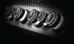 Napoleon Rogue SE 525 Gasgrill - All-black - Grillfürst Edition Inkl. Abdeckhaube - SMART Deal Inkl. Grillfürst Grill Control - Modell 2022 -Flammengrill Napoleon Gasgrill SE525 Drehregler beleuchtet