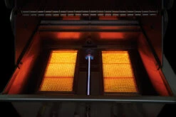 Napoleon Prestige Pro 825-3 Edelstahl Gasgrill Inkl. Drehspieß Und Bodenbeleuchtung - Modell 2023 - SMART Deal Inkl. Grillfürst Grill Control Mit Companion Device Und Einstichthermometer -Flammengrill Napoleon Prestige Pro 825 sizzle zone