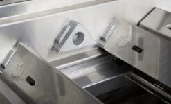 Napoleon Prestige Pro 825-3 Edelstahl Gasgrill Inkl. Drehspieß Und Bodenbeleuchtung - Modell 2023 - SMART Deal Inkl. Grillfürst Grill Control Mit Companion Device Und Einstichthermometer -Flammengrill Napoleon Prestige Pro SearPlates Brennerabdeckung 02