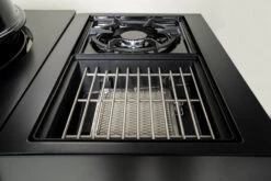 Outdoorchef Gas Kugelgrill Arosa 570 G Evo Black Style - Inkl. Blazing-/Cooking Zone Kit Plus Und Plancha -Flammengrill Outdoochef Kugelgrill Arosa 570 G Blazing Zone