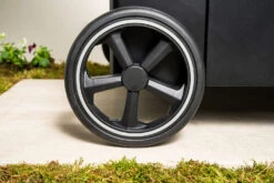 Outdoorchef Gas Kugelgrill Arosa 570 G Evo Black Style - Inkl. Blazing-/Cooking Zone Kit Plus Und Plancha -Flammengrill Outdoorchef Arosa Gas Kugelgrill 570G EVO Black Style Laufraeder