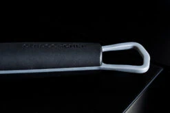 Outdoorchef Trichter-Schaber Für EASY FLIP Trichter -Flammengrill Outdoorchef Schaber Detail Griff