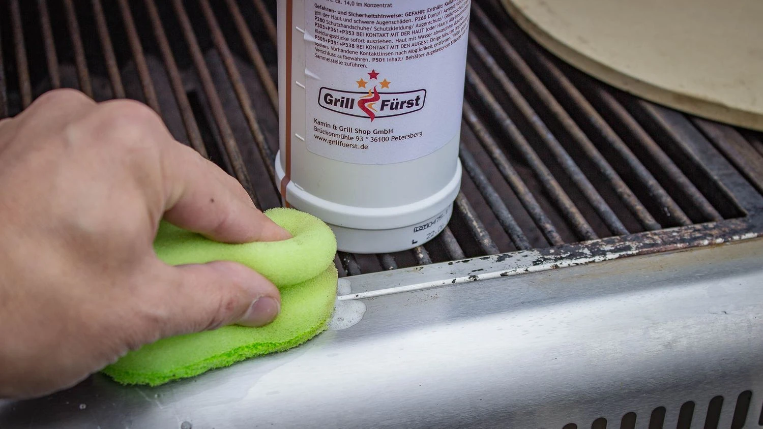 Grillfürst Reinigungsset Für Edelstahlgrills Mit Edelstahl Grillbürste Inkl. Schaber, Grillreiniger Spezial Lösung Und Power-Schaumreiniger 10 Grillfürst Reinigungsset Für Edelstahlgrills Mit Edelstahl Grillbürste Inkl. Schaber, Grillreiniger Spezial Lösung Und Power-Schaumreiniger – Bild 10