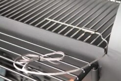 Grillfürst Smoker SK18 -Flammengrill grillfuerst smoker detail fuehrungsschlitze 1