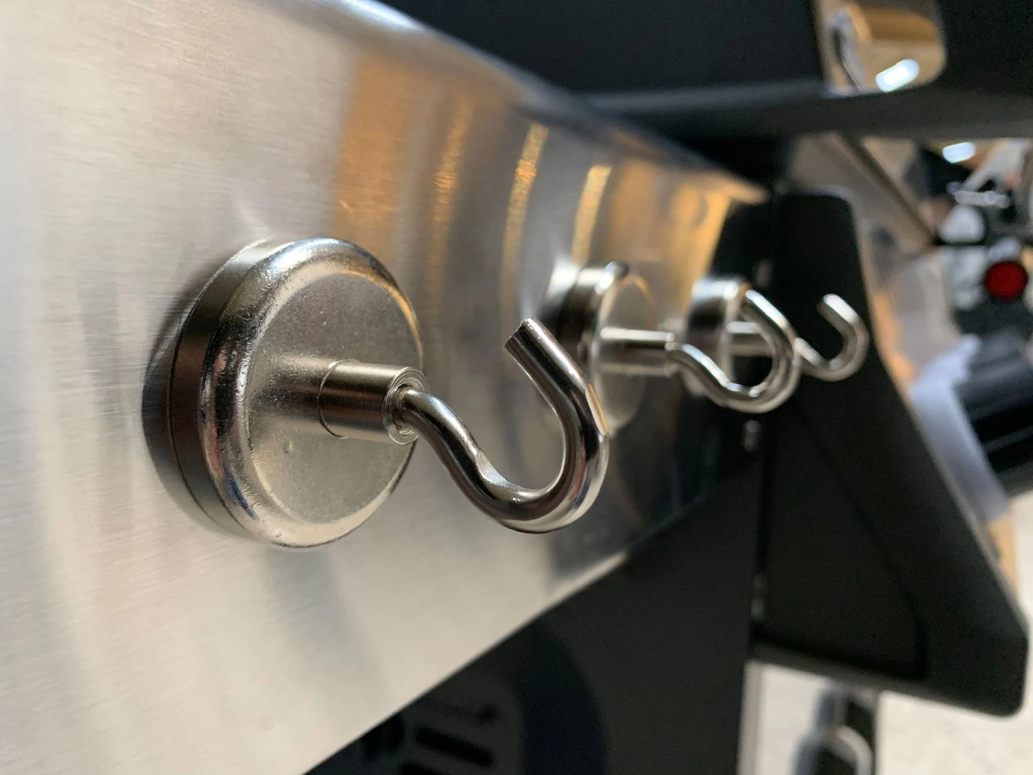 Grillfürst Universal Besteckhaken Magnetisch 3er Set 2 Grillfürst Universal Besteckhaken Magnetisch 3er Set – Bild 2